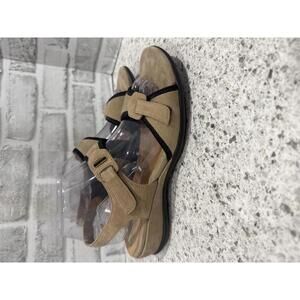 Clarks Artisan Tan and Black Leather Adjustable Strap Sandals, Size 9N